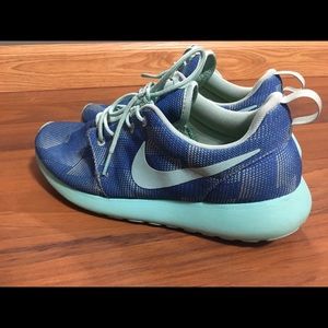 Customized Nike Roshes